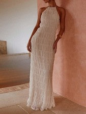 Elegante vestido de tirantes sin espalda en colores albaricoque