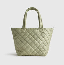 NUEVO CON ETIQUETAS BOLSO DE MANO ACOLCHADO QUINCE TRANSIT VERDE TÉ PRECIO DE VENTA SUGERIDO POR EL FABRICANTE 92 USD