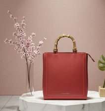 Bolso de Mano Trina Turk Lux Cuero Genuino Rojo-Rosa Interior-Mangos de Bambú CLASE 🔥