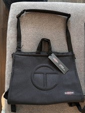 NUEVO CON ETIQUETAS Telfar x Eastpak Medium Shopper Negro Bolso Bandolera Bolso Antipolvo