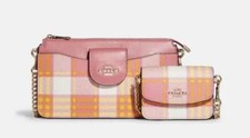Bandolera Coach Poppy para mujer con estampado de cuadros de jardín dorada/taffy multi
