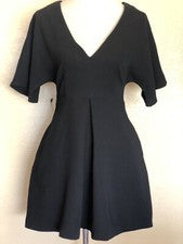 Vestido plisado Carrie Nasty Gal negro crepé profundo cuello en V talla S