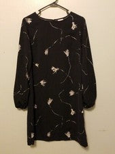 Vestido informal manga larga diseño floral negro para mujer talla mediana A New Day