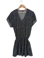 Vestido de verano Protest talla 36 negro blanco estampado integral entallado cuello en V