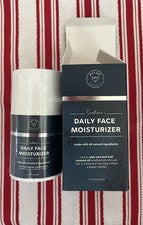 Crema hidratante facial diaria para el cuidado de los hombres
