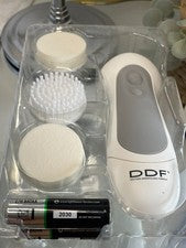 CUIDADO DE LA PIEL | DDF Revolve 400X Sistema Micro Pulido Herramienta Facial y Limpiador Sensible