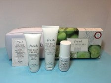 FRESCO - CUIDADO DE LA PIEL DE SOJA - LIMPIADOR, EXFOLIANTE, SUERO, CREMA - BOLSA DE VIAJE - VALOR $76