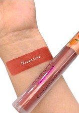 Lápiz labial líquido sellado Revolution Makeup Tasty Peach NECARTINE (melocotón rosa profundo)