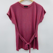 Top tejido a rayas manga corta Misia Fashion para mujer talla pequeña con cinturón rojo 1239