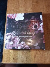 Paleta de cosméticos Beautique 33 piezas regalo de belleza colección navideña