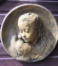 Placa Pared Redonda Decorativa Niña y Paloma Piedra Hogar o Jardín Placa 46cm/18"W