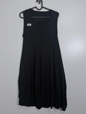 Nuevo con etiquetas Vestido recto plisado con cuello redondo negro sin mangas talla pequeña Black Label para mujer