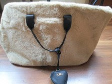 Bolso de Mano XOXO Suave Felpa Piel Sintética 14" Alto X 19" Ancho x10" Delantero hacia atrás