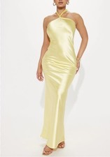 Nuevo con etiquetas Vestido Maxi Amarillo Satinado Nova Maybell Moda Para Mujer Talla Grande