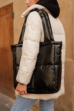 Bolso de hombro acolchado acolchado grande informal de aspecto húmedo para mujer