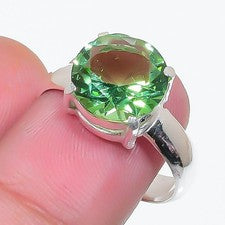 Anillo de plata de ley 925 hecho a mano con piedras preciosas de tsavorita verde de todos los tamaños para regalo