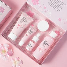 Japón Sakura Juego de Cuidado de la Piel - Kit de Cuidado Facial Hidratante y Refrescante (Juego de 5 Piezas)