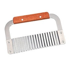 Auxiliar de cocina de acero inoxidable con mango de madera para cortar patatas fritas en Wel