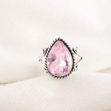 Hermoso anillo de regalo de mujer hecho a mano con piedras preciosas de kuncita rosa de plata de ley 925