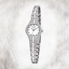Regent Reloj De Dama F-626 Analógico Con Pulsera De Metal Color Plata URF626
