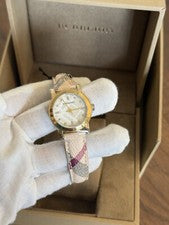 Reloj Burberry para dama The Classic City 26 mm oro amarillo diamante BU9226