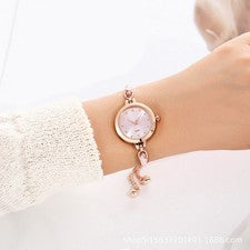 Adjustable Bracelet Fashion Watch with Quartz Movement and Stylish Look