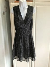 Nuevo sin etiquetas Vestido Para Mujer Kirna Zabete Talla 6 Negro/Gris Diseños Sábana Sin Mangas