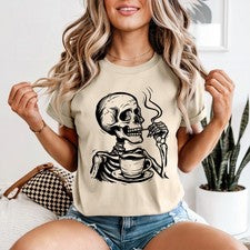 Camiseta Skeleton Coffee Lovers Hobbies para mujer estilo grabado coffee break