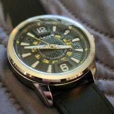 Reloj pulsera Akribos XXIV AK10209 para hombre de cuarzo con esfera negra correa de cuero fecha