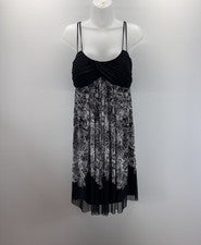 Vestido para mujer London Times gris negro floral con volantes en la parte inferior sin mangas talla 10”