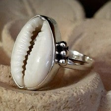 Precioso anillo hecho a mano de plata de ley 925 con piedras preciosas Cowrie regalo para mujer F-113