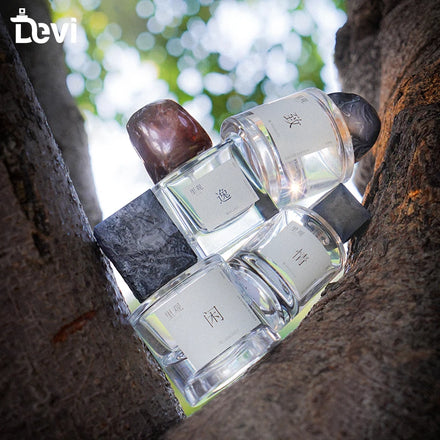Factory Wholesale Luxury 50ml Square Empty Refillable Glass Perfume Bottles with Cap Screen Printing & Pump Sprayer
