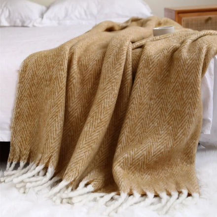 Amity Summer Solid Color Air Conditioning Sofa Cover Blanket Polyester Blankets Wholesale Adult Bed Throw Blanket