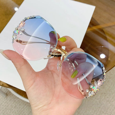Ready to Ship New Fashion Vintage Cutting Rimless Oversized Sunglasses for Women Diamond Rim Rhinestones Metal Frame Lens Logo