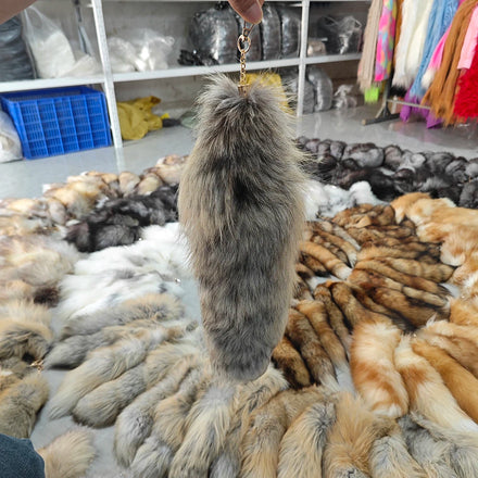 Oversized Real fox Tail Ornaments Car Key Chain Pendant Buckle Creative Gift Women's Fur Bag Pendant
