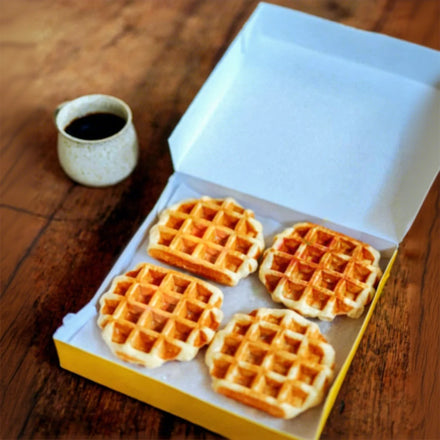 Custom Logo Food Grade Foldable Pastry Takeaway Snack Cookie Donut Waffle Packaging Box