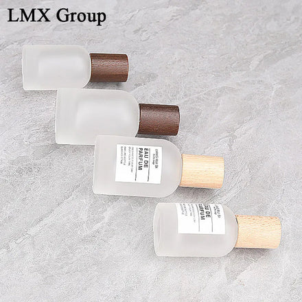 Luxury Perfume Bottles 30ml 50ml Empty Glass Clear Cosmetic Cylinder Spray Cap Pump Sprayer 100pcs MOQ Screen Printing