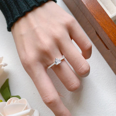 Eternal S925 Sterling Silver Jewelry Heart Shaped 1 Carat Moissanite Proposal Engagement Ring Classic Women's Jewelry