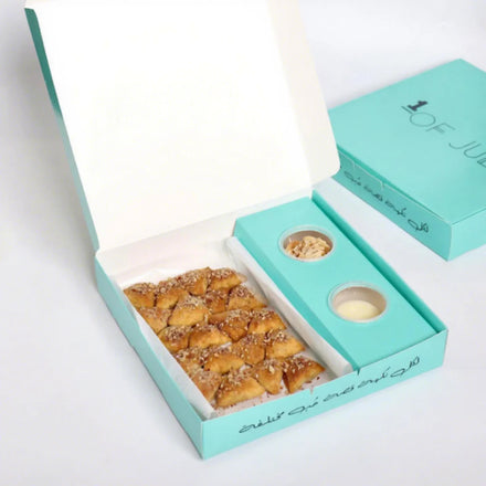 Eco Friendly Bakery Packaging Pancakes Cake Donuts Ice Cream Chocolate Cookie Brownie Paper Packing Boxes with Insert Sauce Dip