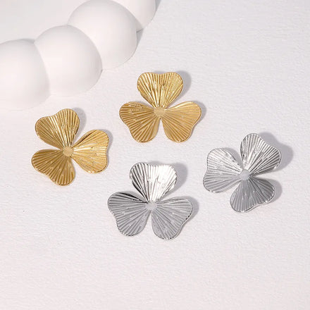 2026 New Factory Wholesale Hypoallergenic Stainless Steel Luky Flower Stud Earrings for Women Daily