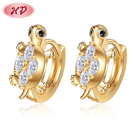 Wholesale Gold-Plated Women's Huggie Earrings Cute Turtle Diamond Design Ear Lobe Piercing Animal Shape Pattern Cubic Zirconia