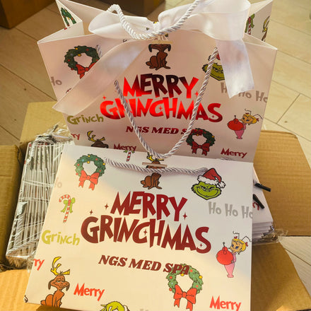 Wholesale Custom Printed Shopping Gift Paper Packaging Bag with Handle and Your Own Logo