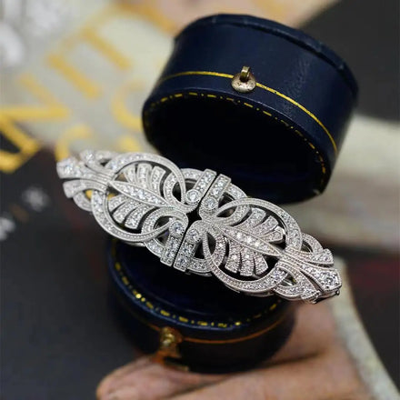 French Silver White Luxury Brooch Accessories Flower Art Deco Brooches Women Highend Suit Collar Cuffs Metal Designer Brooches
