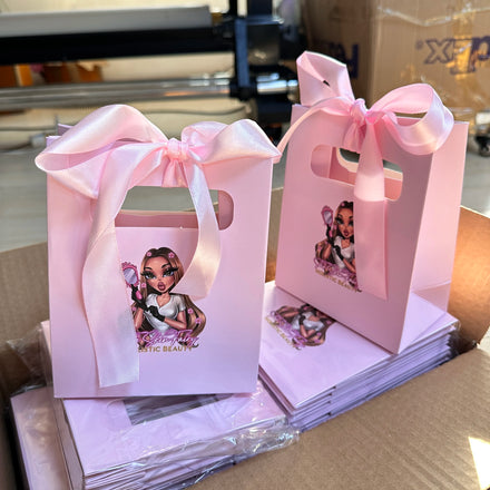 Wholesale Pink Paper Shopping Bags Custom White Paper Gift Bags With Handles and Makeup Bags