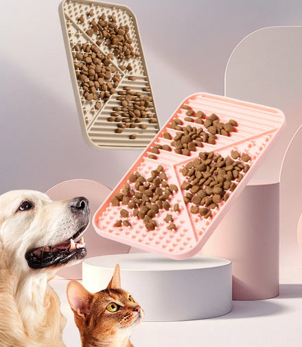 Wholesale Pet Puzzle Suction Licking Pad Cat Dog Slow Food Feed Eating Silicone Pet Lick Mat