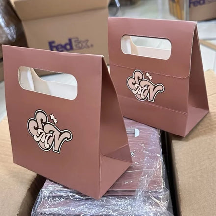 Printed Pink Elegant Brand Logo Luxury Boutique Shopping Paper Bag Custom Logo White Paper Gift Bags