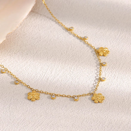 Dreamshow Dainty Flower Necklace Zircon Charm Necklace 18k Gold Plated Jewelry Fashion Stainless Steel Necklace