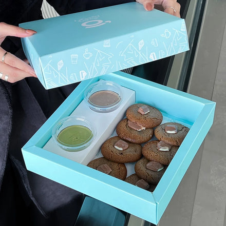 Eco Friendly Customized Mini Burger Fritters Donuts Sauce Dip Box Sushi Cake Pastry Bakery Cookies Brownie Paper Packing Box