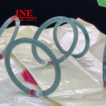 Natural Emerald New Jade Fine Non-Crack Round Jade Bracelet Wholesale