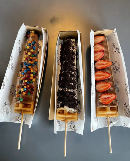 Eco-Friendly Wholesale Waffle Stick Tray for Sushi Hot Pastry Ice Cream for Cookies Catering Fast Food Lunch Paper Packaging